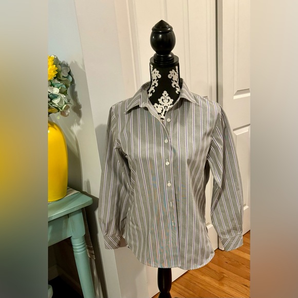 Foxcroft Womens Shirt Shaped Fit Sz10P Gray/Purple Striped Button-Up Non-Iron - Picture 1 of 11